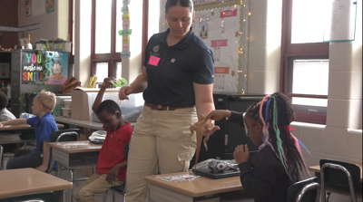 Unity Elementary students get hands-on reptile lesson