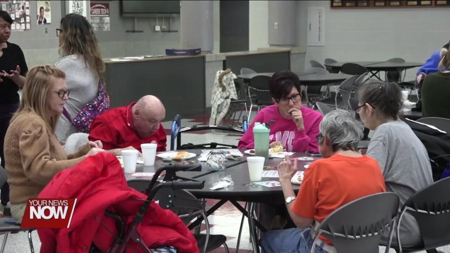 Lima Senior’s DECA students host bingo and silent disco