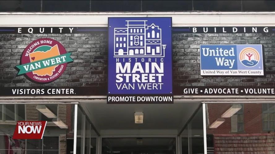 Van Wert community gathers downtown to witness unveiling of restored
