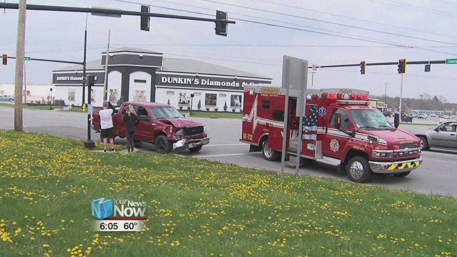 No injuries reported in 3 vehicle crash at Cable and Elida intersection