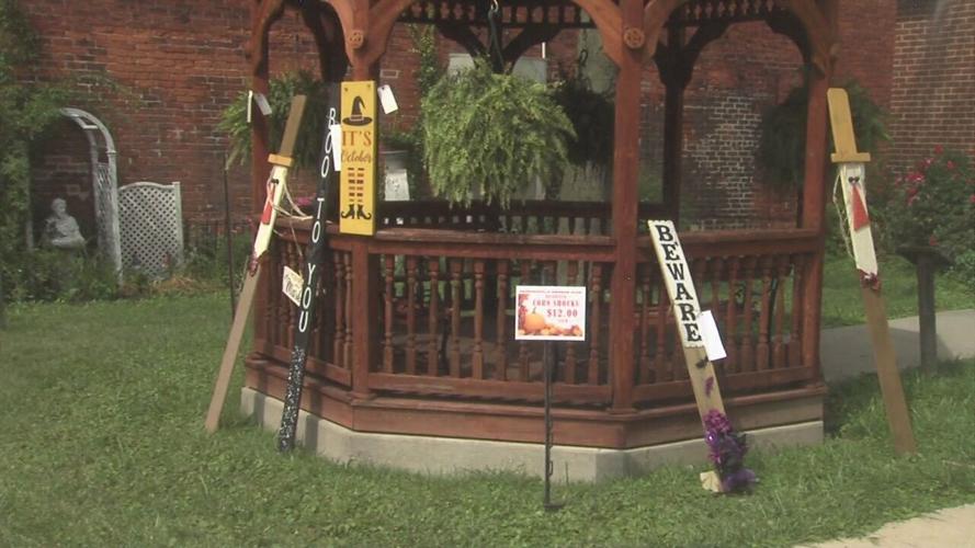 Cridersville Garden Club holds mum & scarecrow sale