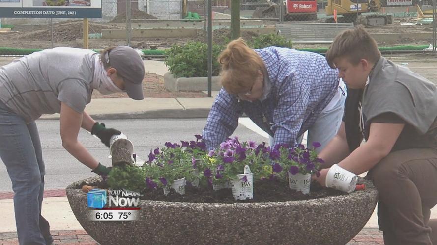 Downtown Lima is in full bloom thanks to Gardeners of Lima