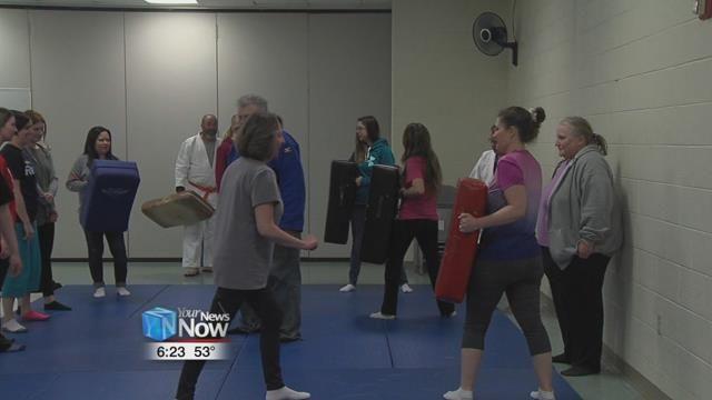Lima Ymca Offers Self Defense Class For Women News Hometownstations Com