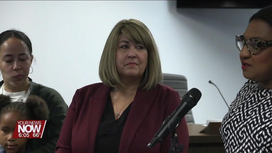 Mayor Sharetta Smith swears in a new director of finance