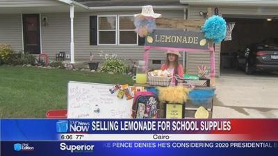 Cairo girl sells lemonade to help classmates