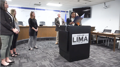 Lima mayor commends local literacy programs for helping residents improve skills