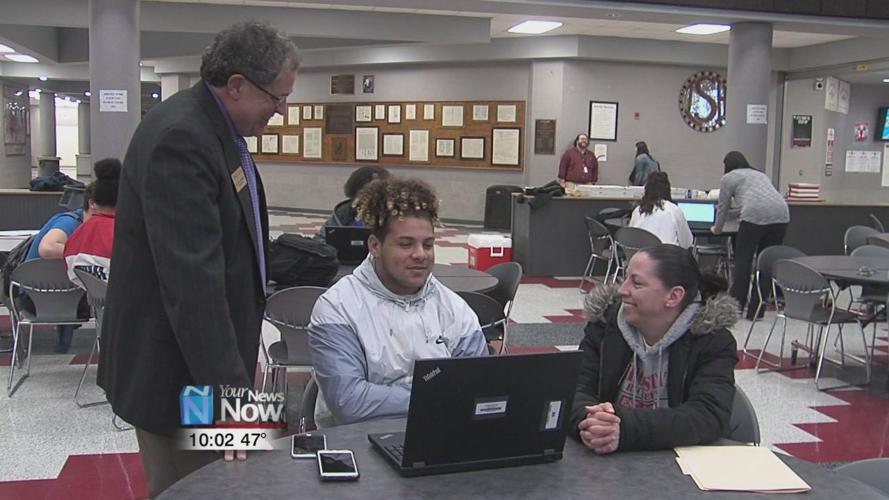 Lima Senior host final FAFSA help meeting for students and families