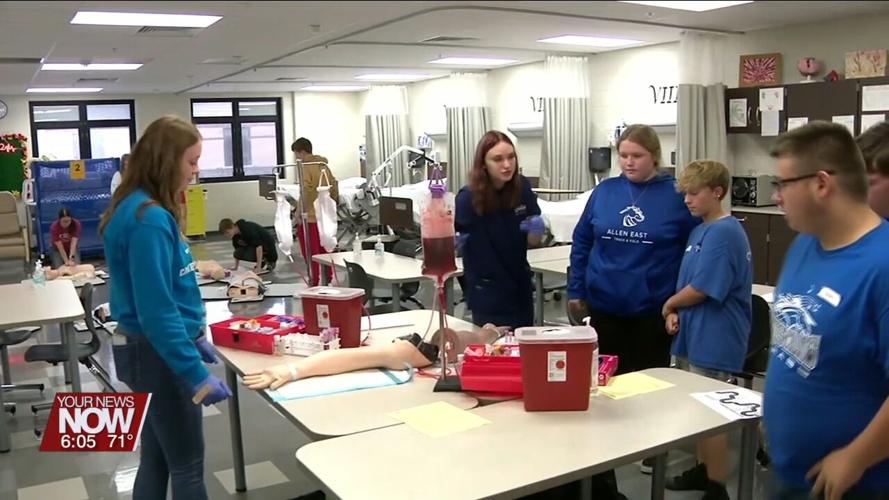 8th and 9th graders visit Apollo to learn more about the career center