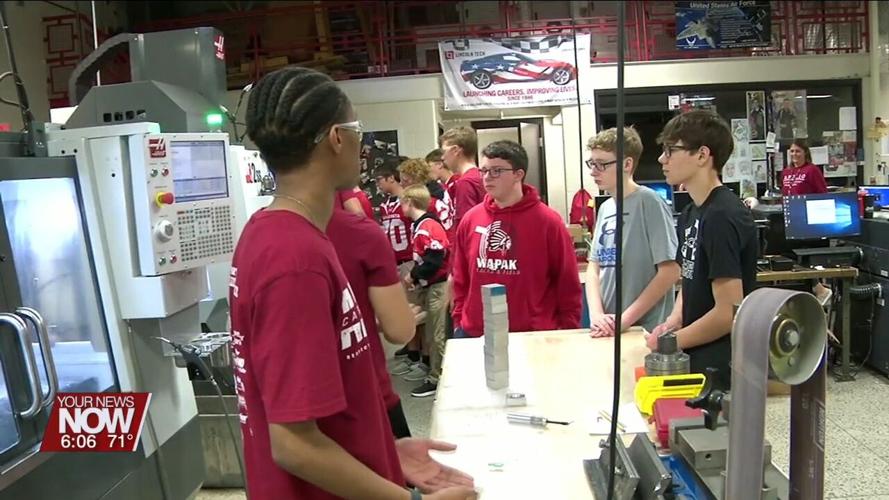 8th and 9th graders visit Apollo to learn more about the career center