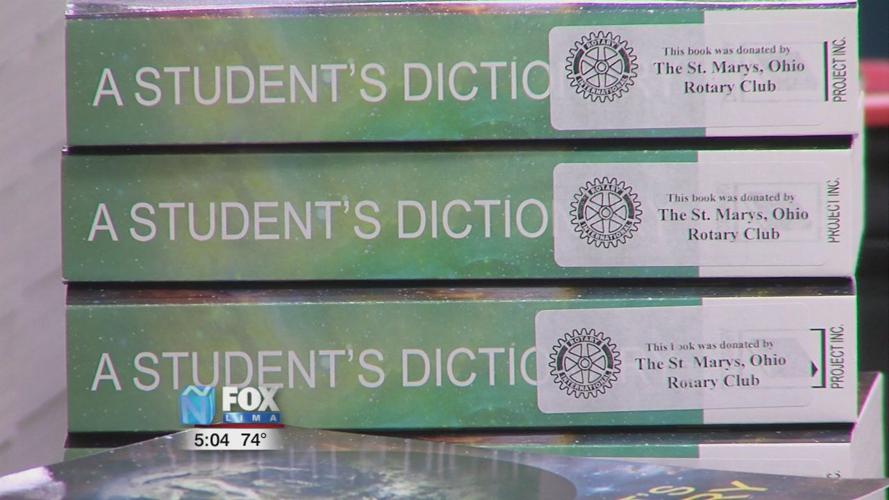 Rotary Club donates dictionaries to St. Marys 3rd graders 1.jpg