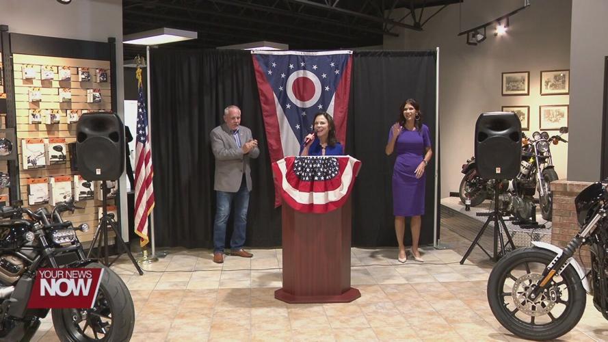 United States Senate candidate campaigns in Lima, South Dakota Governor attends to show support