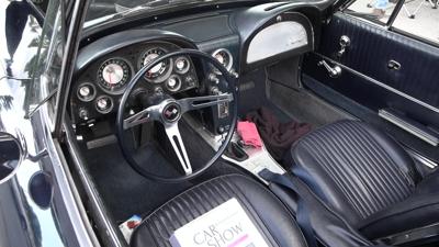 Glass Corvette Society brings classic car show to Lochhaven residents