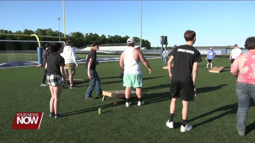 Allen East graduating seniors enjoy one last sunset together