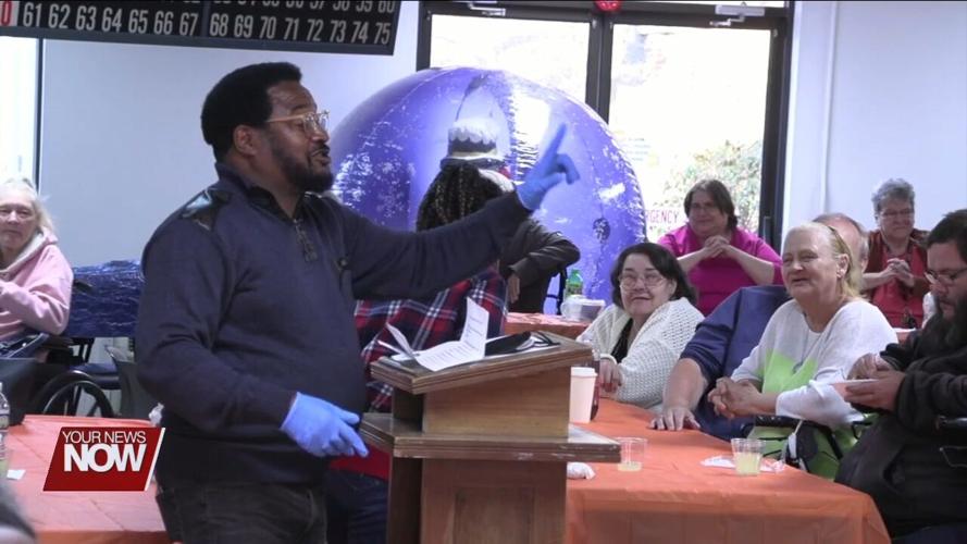 Councilman Glenn brings back Thanksgiving tradition to the Lima Towers