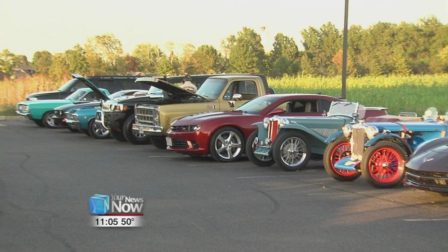 Buffalo Wild Wings donates to West Ohio Food Bank