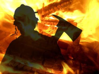 Kids playing with matches catch Lima home on fire