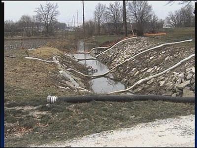 Officials investigate St. Marys oil spill