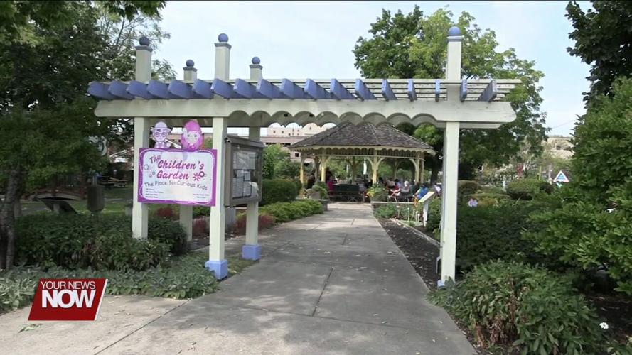 Brown Bag Series ends the season all abuzz about bees