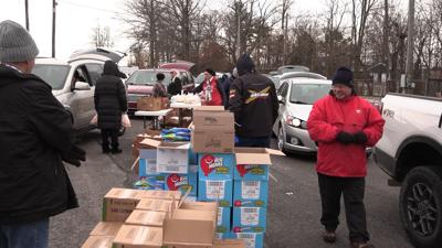 Volunteers serve growing need at Wapakoneta food distribution