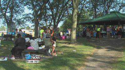 Northside Neighborhood Association holds cook out in Robb Park