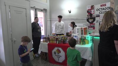 Wapakoneta Octagon Club hosts movie night fundraiser for local crisis center