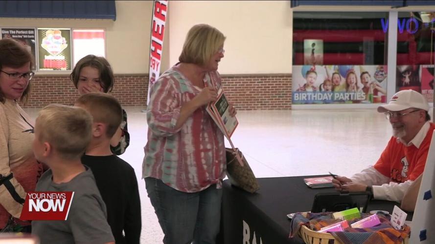 Author of "Kewpee Hamburgers: A Mity Nice History" meets locals at book signing
