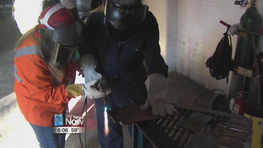 Ohio Women in Trades give young ladies a look into the construction trade