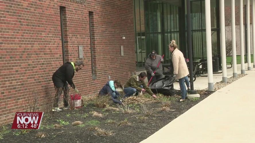 OSU Lima students, faculty, and staff help keep campus clean during spring campus cleanup