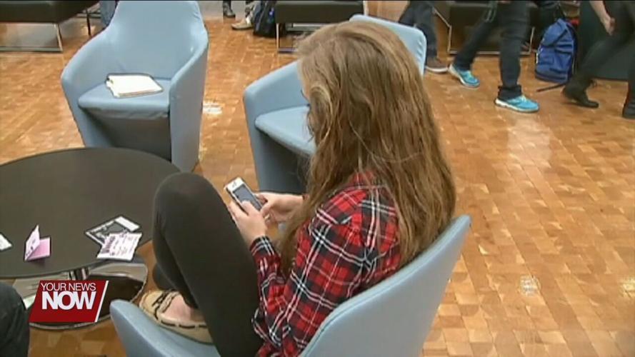 Ohio lawmakers seek to restrict student cell phone use in schools