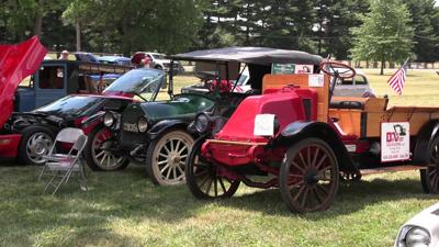Red, White, Blue—and Chrome: community gathers for Veterans Appreciation Car Cruise-in