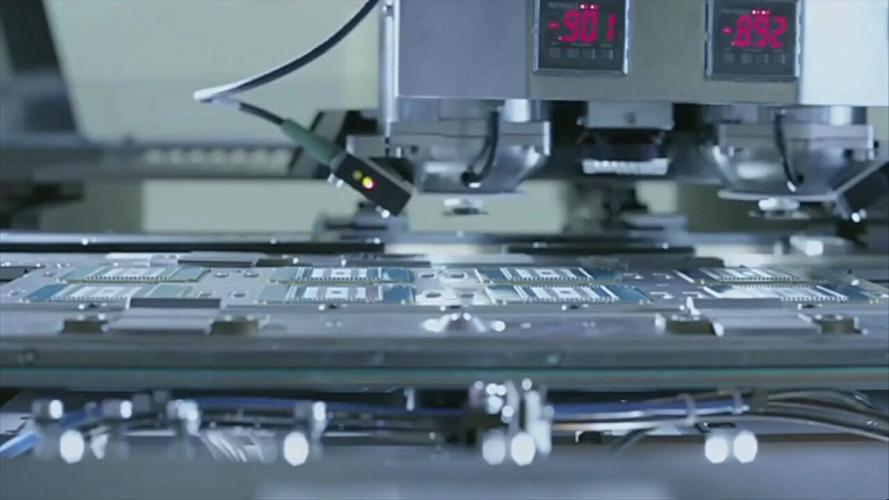 Intel expected to start hiring this fall 3,000 workers for Ohio plants