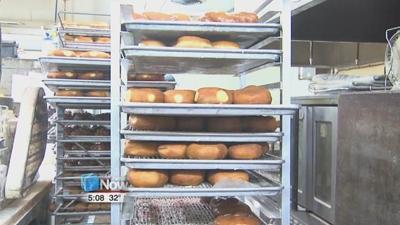 Pat's Donuts and Kreme prepare paczki for Fat Tuesday