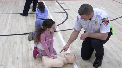 Shawnee Elementary Students learn CPR in hands-on training