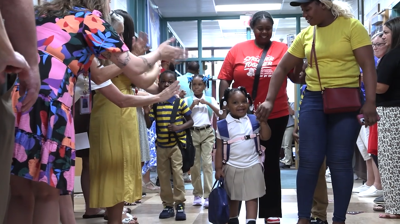 Lima students welcomed back to school with cheers and encouragement