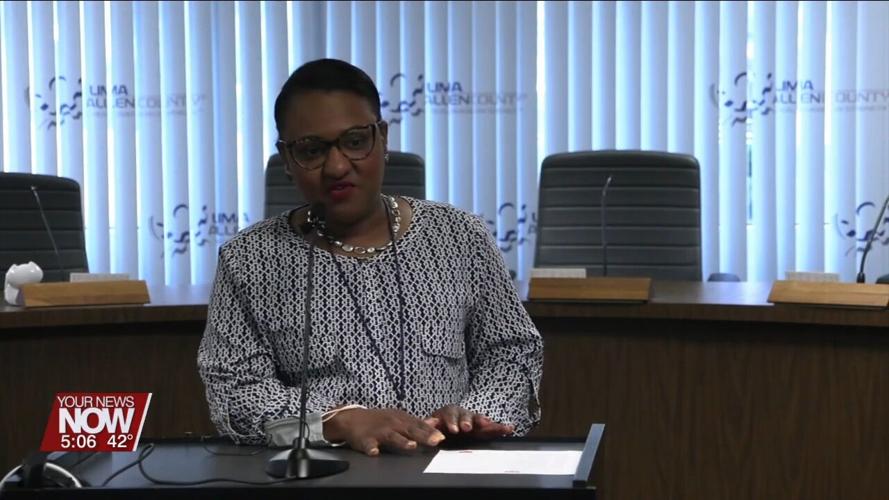 Lima Mayor Sharetta Smith swears in two more members of her administration