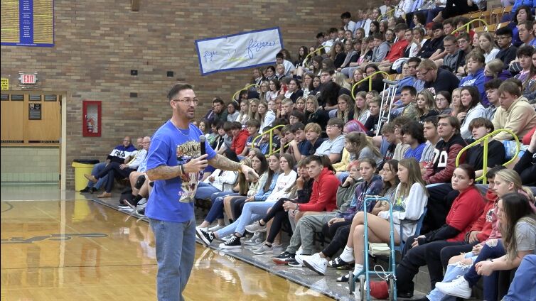 From prison to the Olympics, Tony Hoffman speaks to Delphos students about making positive
