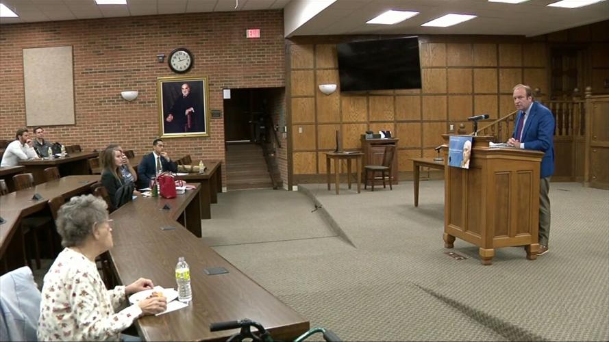 Justice Pat DeWine speaks about The Role of Justice to Ohio Northern University students