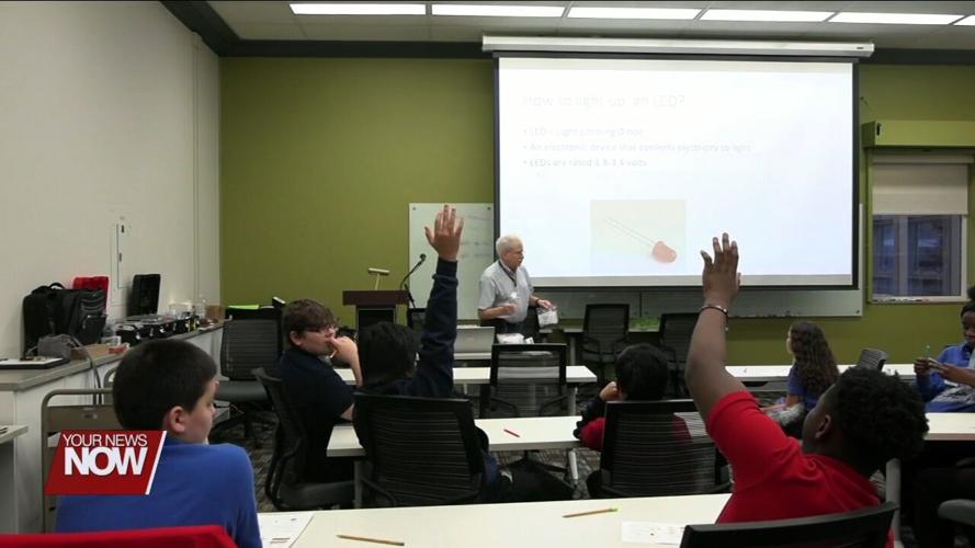 Lima Public Library offers interactive transistor circuitry class