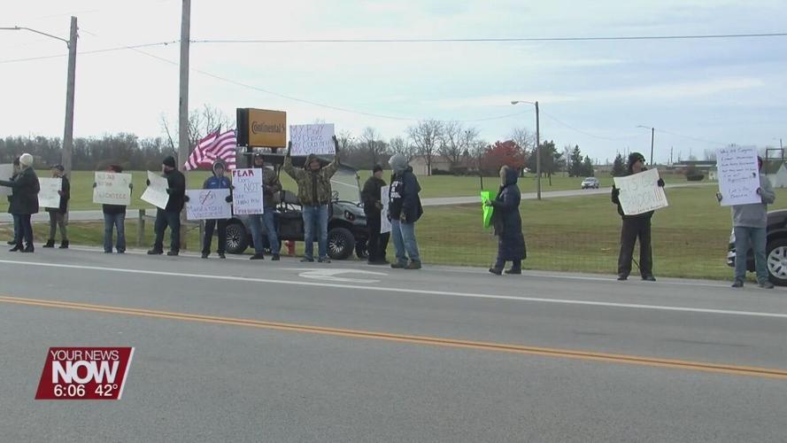 Continental workers protest federal vaccine mandates