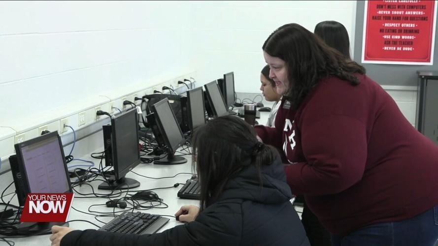 Lima City Schools Seniors get help filling out their FAFSA forms