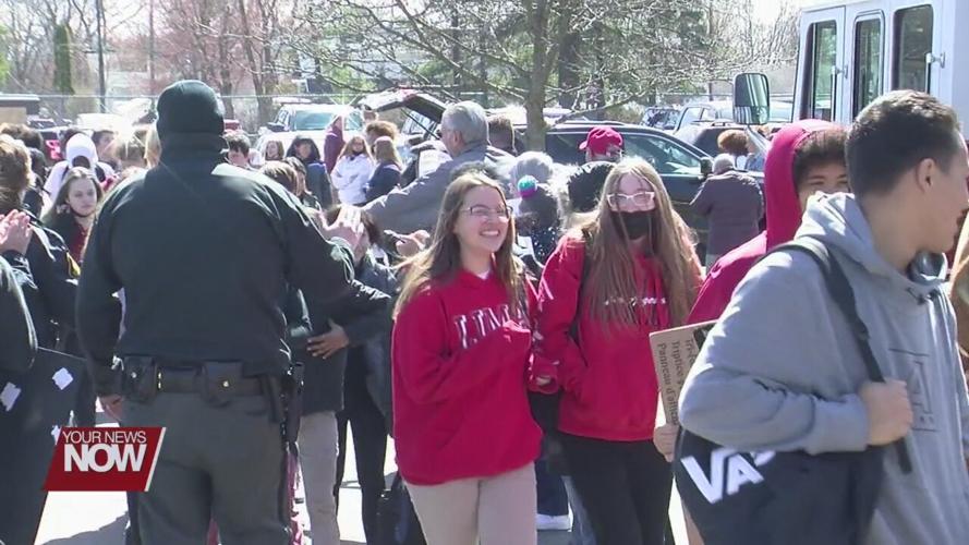 Community shows support for West Middle School students before state testing