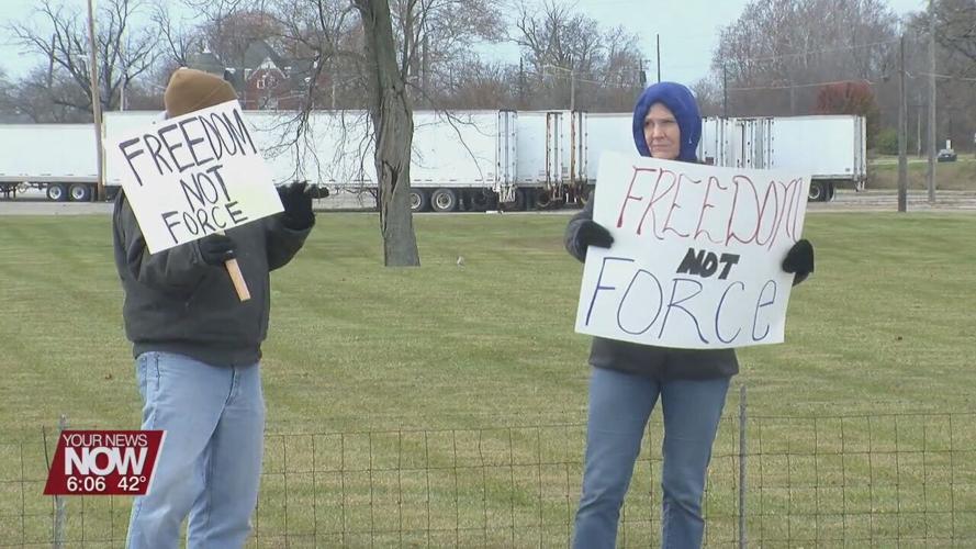 Continental workers protest federal vaccine mandates