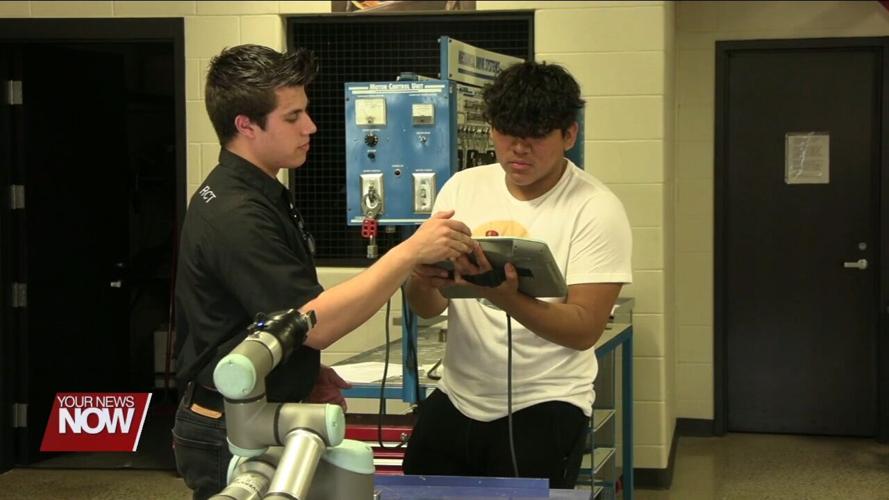 Apollopolooza showcases education programs at Apollo Career Center