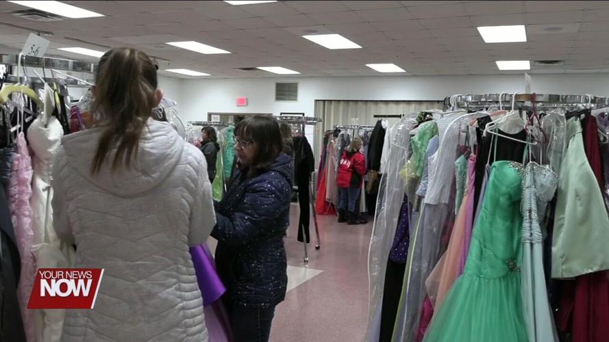 Lima Kiwanis Club's Diva's Den lets girls pick out free prom dresses