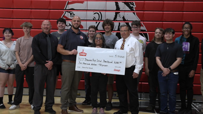 Shawnee Schools receive $6,000 technology boost from local Casey’s Store