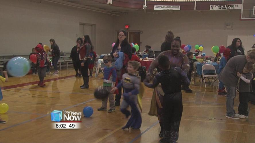 Lima YMCA shows mothers and sons a super night1.jpg