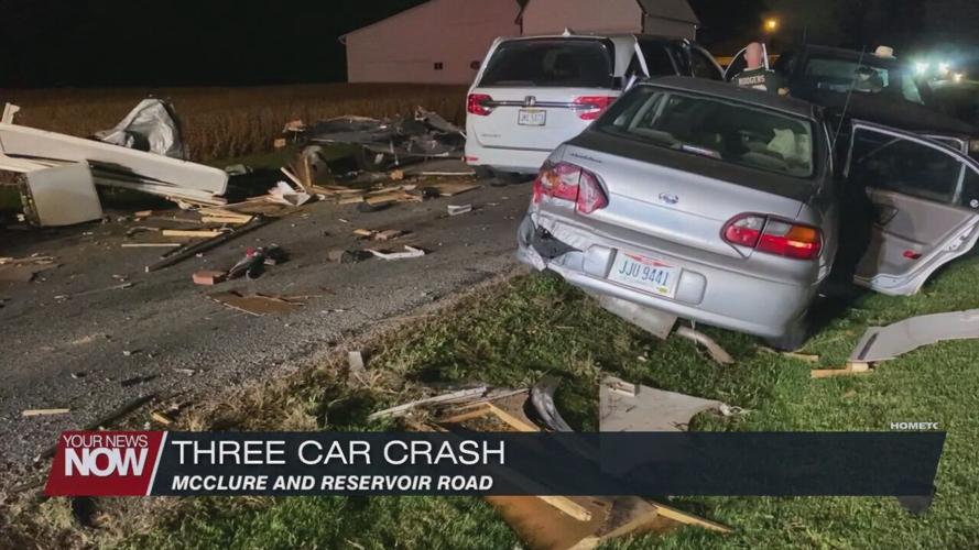 Three vehicle crash blocks Allen County intersection