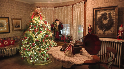 Holiday decor makes MacDonell House a must-see historic stop