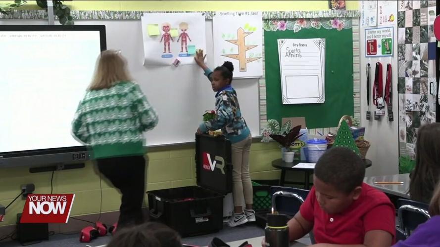 Heritage Elementary Third Graders use virtual reality to learn about the human muscle system