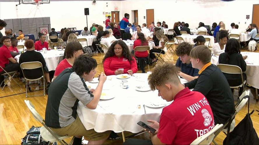 Lima Senior's DECA program welcomes new members